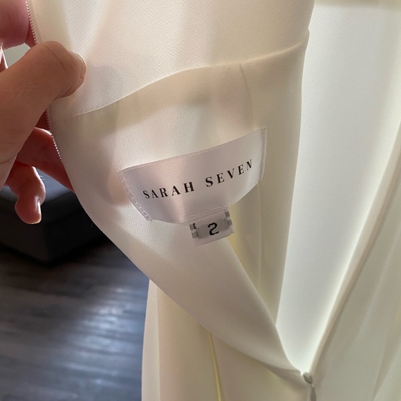Sarah Seven Royal Wedding Dress Size 2 unaltered. - Picture 6 of 8